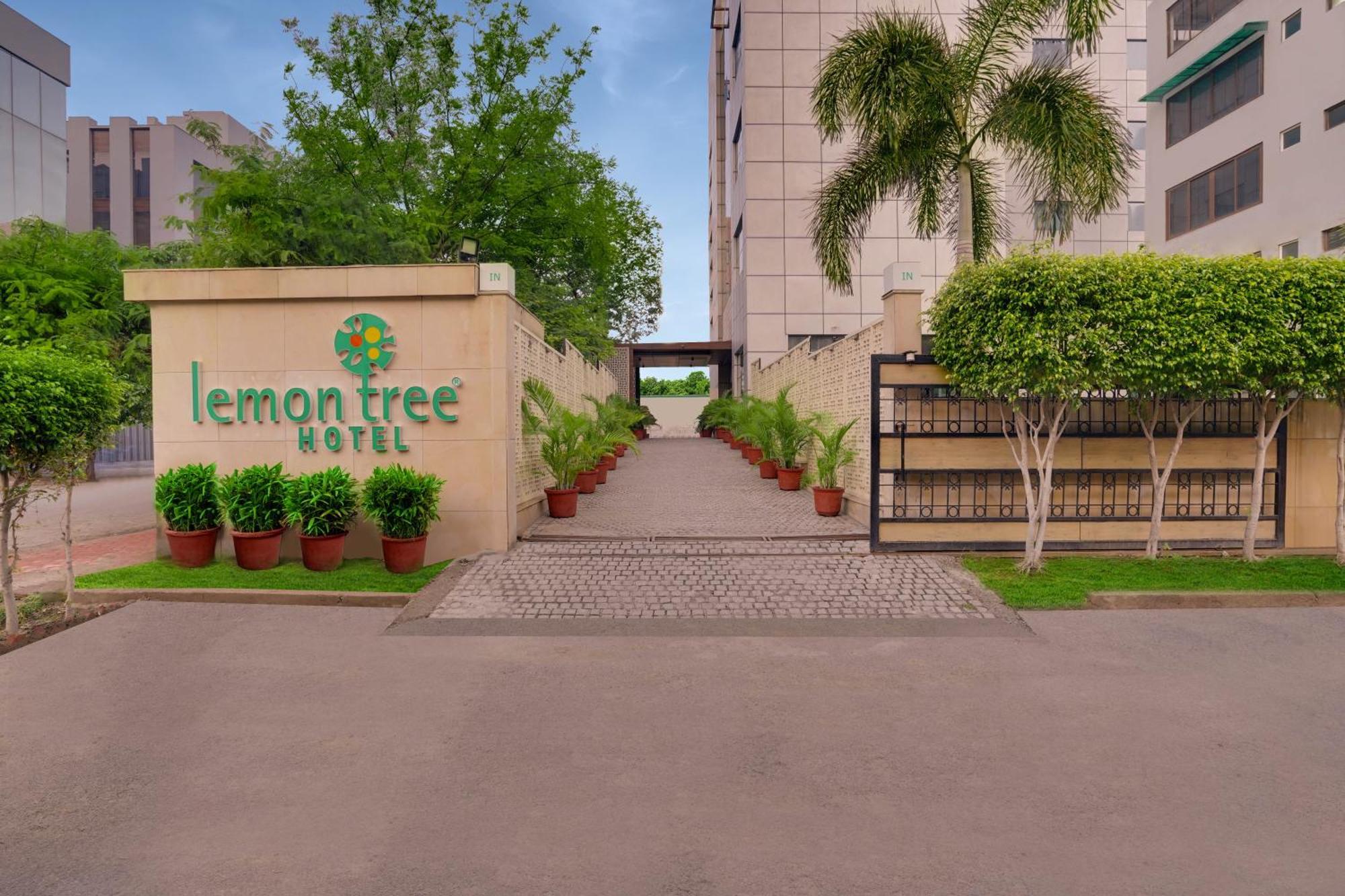 Lemon Tree Hotel, Noida Eksteriør billede
