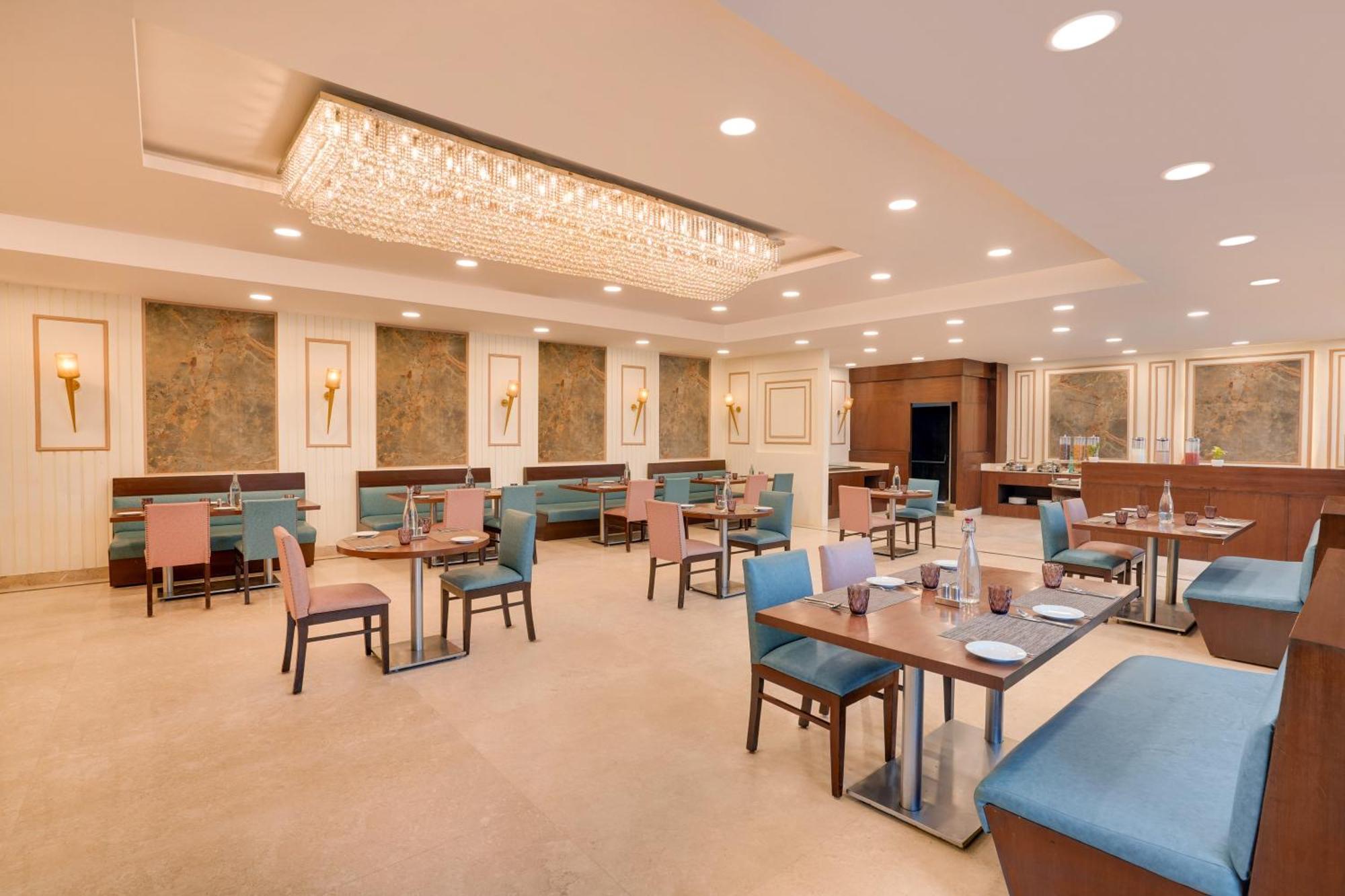 Lemon Tree Hotel, Noida Eksteriør billede