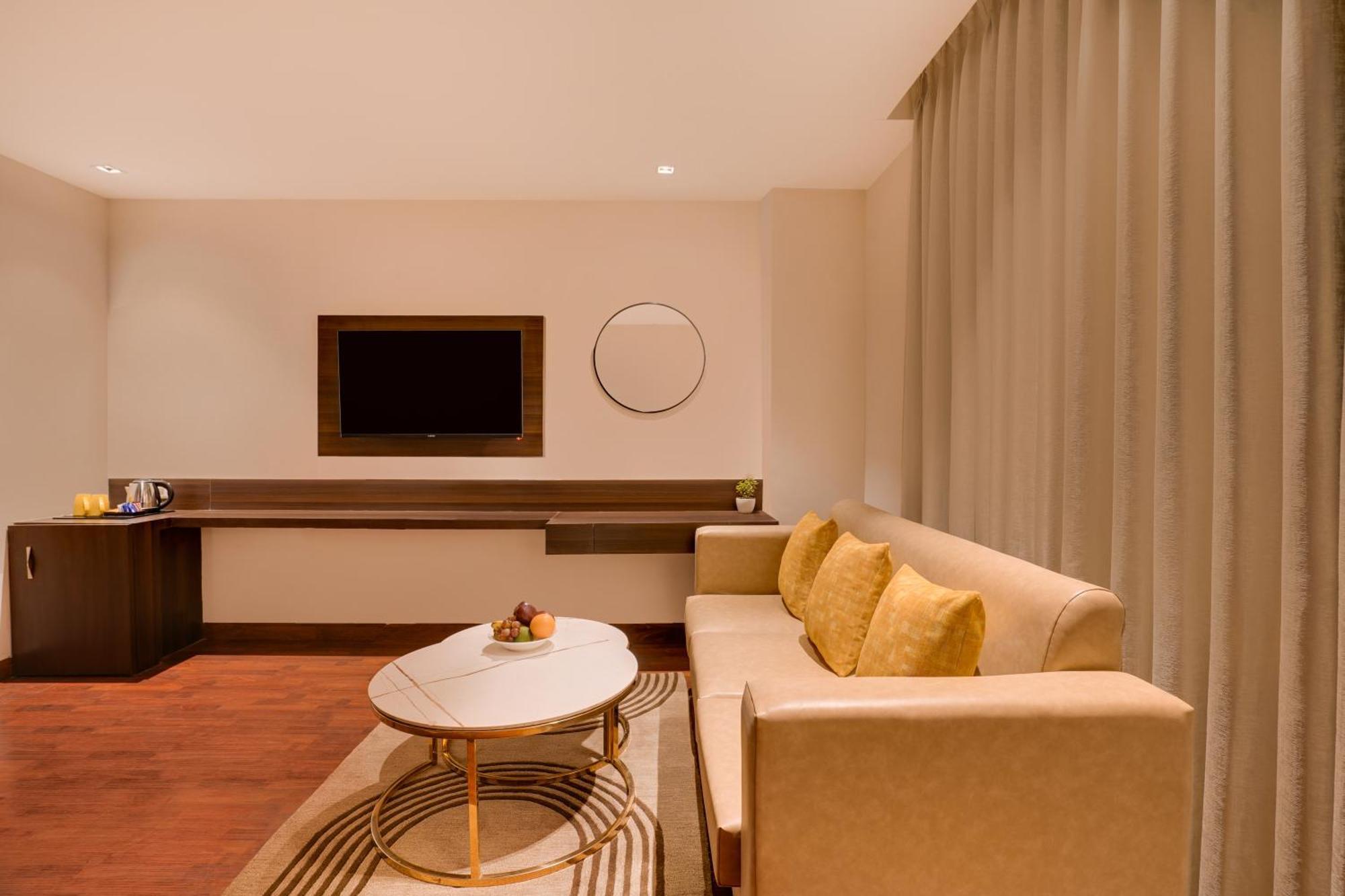 Lemon Tree Hotel, Noida Eksteriør billede