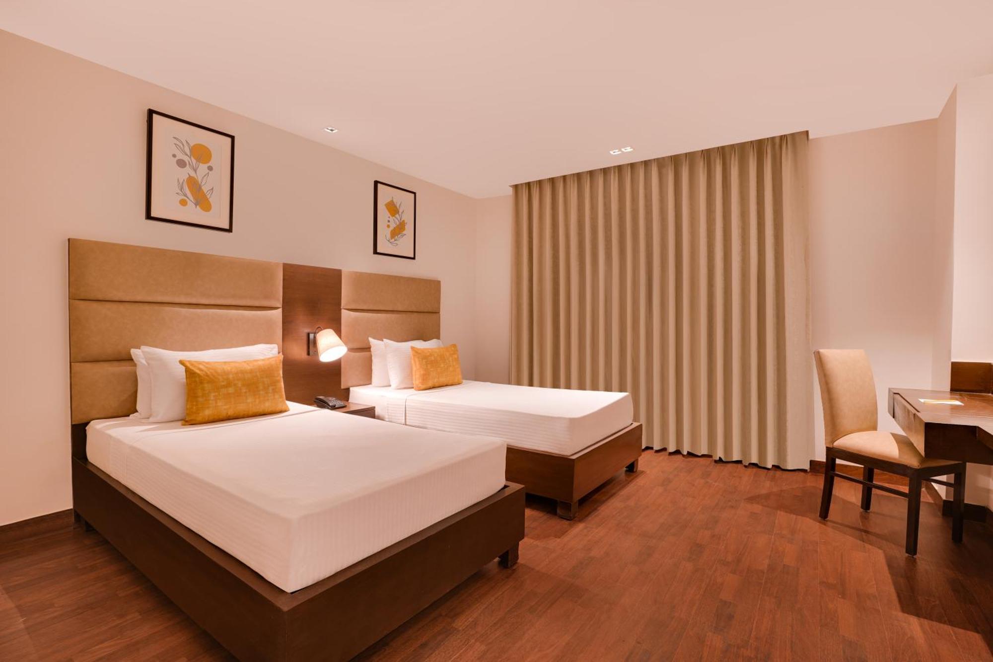 Lemon Tree Hotel, Noida Eksteriør billede