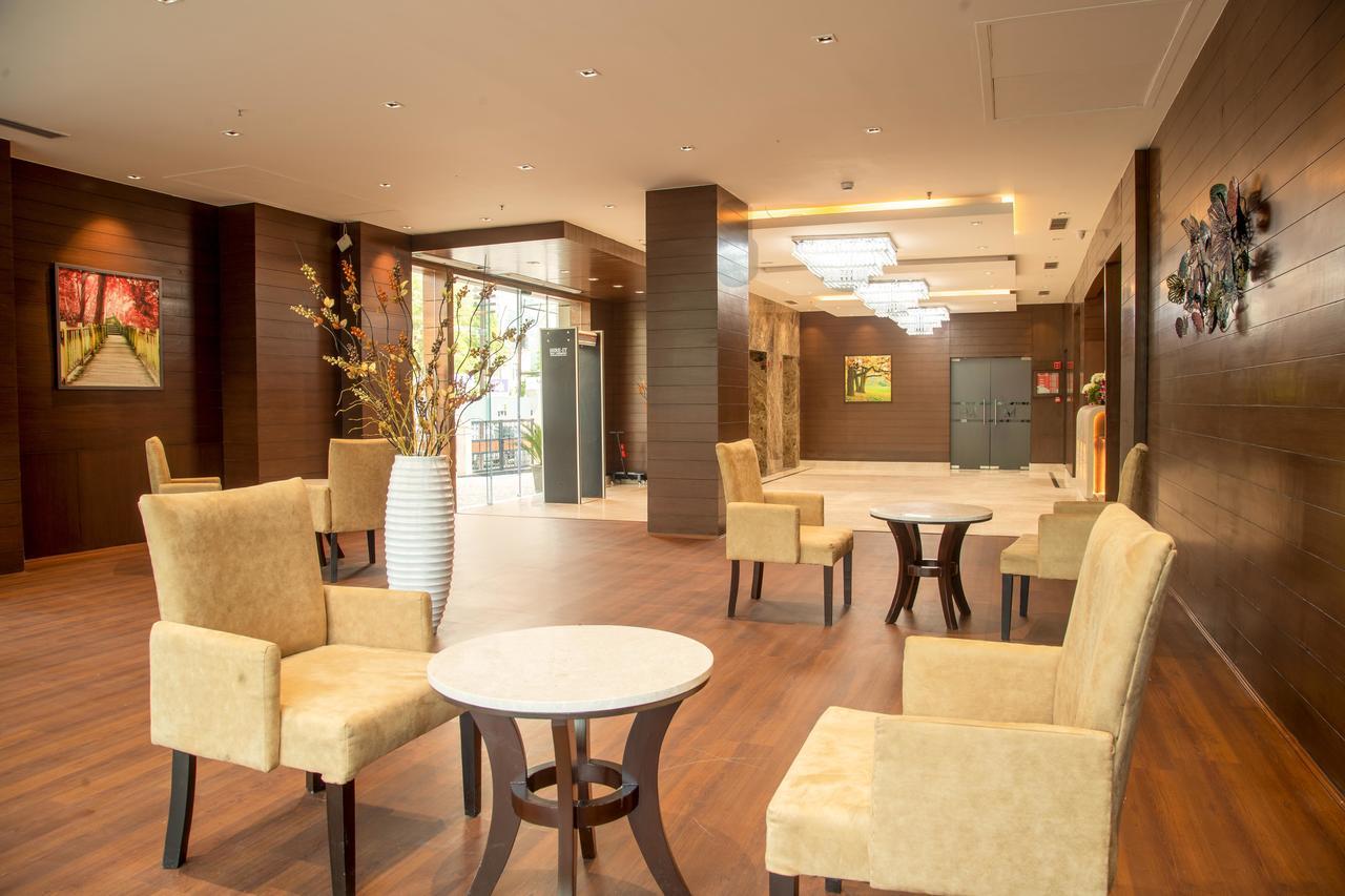 Lemon Tree Hotel, Noida Eksteriør billede