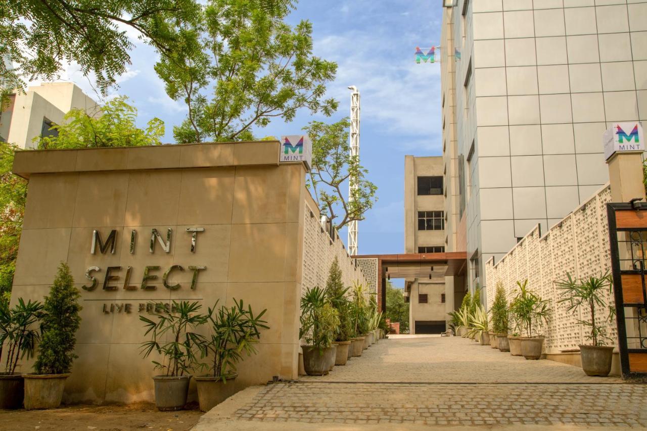 Lemon Tree Hotel, Noida Eksteriør billede