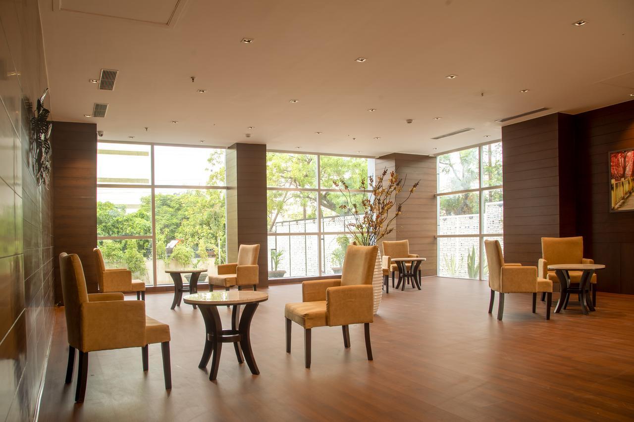 Lemon Tree Hotel, Noida Eksteriør billede