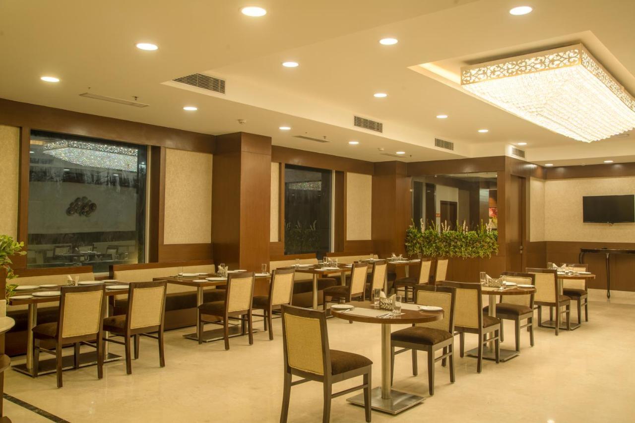 Lemon Tree Hotel, Noida Eksteriør billede